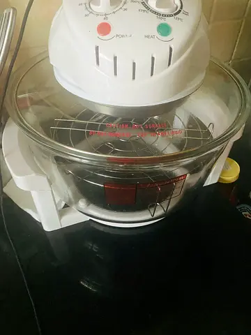 Halogen Convection Oven with Glass Bowl - Good Working Condition