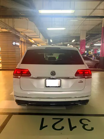 2018 Volkswagen TERAMONT photo 2