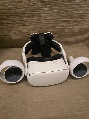 Meta Quest 2 VR Headset with Controllers - Good Condition