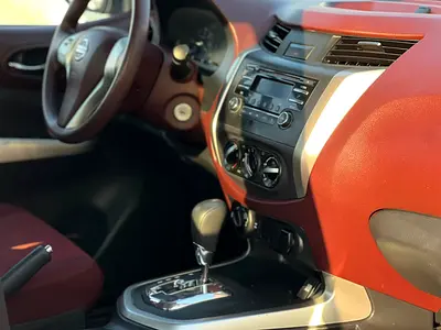 2020 Nissan NAVARA 缩略图 14