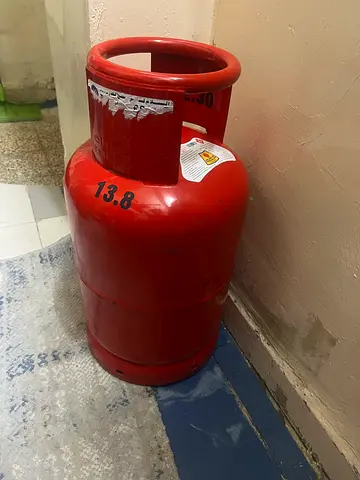 Used 13.8kg Red LPG Gas Cylinder (Good Condition)