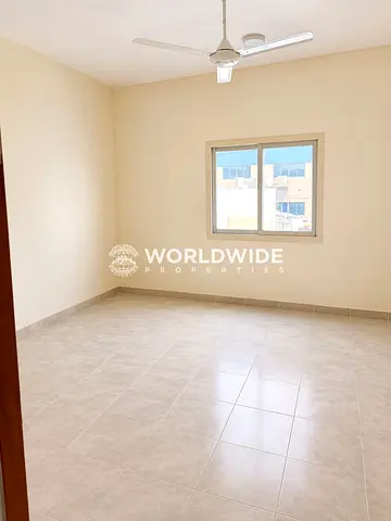 يتوفر معرض جديد كلياً للإيجار السنوي، يطل على الشارع الرئيسي في منطقة الجرف الصناعية 2 – عجمان.