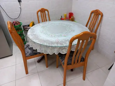 Wooden round dining table with 8 chairs - excellent condition