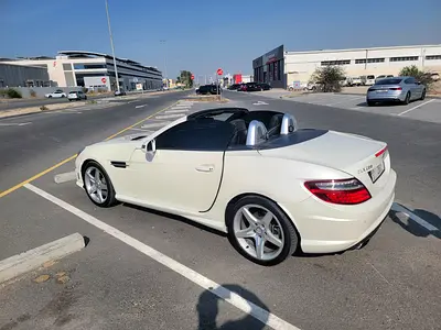 صورة 3 لـ 2011 Mercedes-BENZ SL