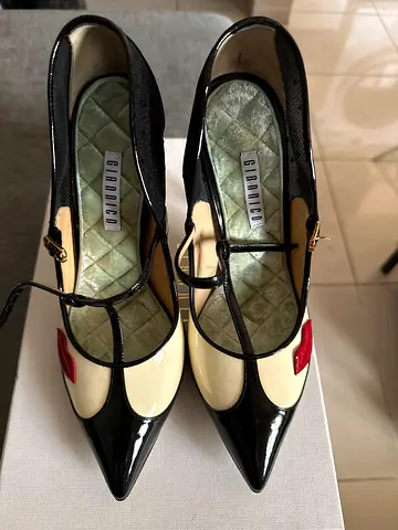 Giannico black & cream patent leather pointed toe heels, size 37.5