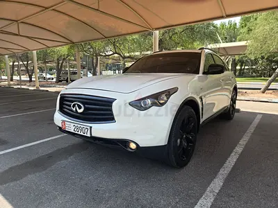2016 Infiniti QX70 Sport Luxury GCC Specs. Cooled seats. 360 camera. Excellent condition