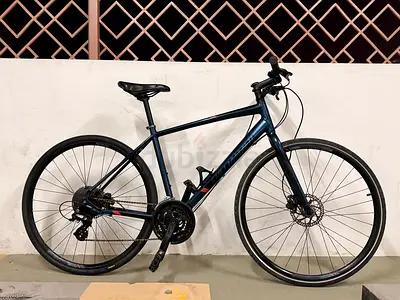 Specialized Sirrus Hybrid Bike – Medium Frame