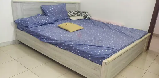 Used king Size Wooden Bed Frame with Headboard - Light Wood Finish