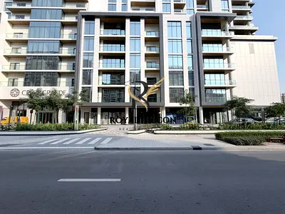 Road Facing | High Visibility | Perfect for F&B