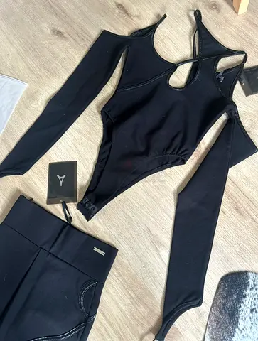 Maniere de Voir Black High-Waist Sculpting Leggings with Stitch Detail - Size 6