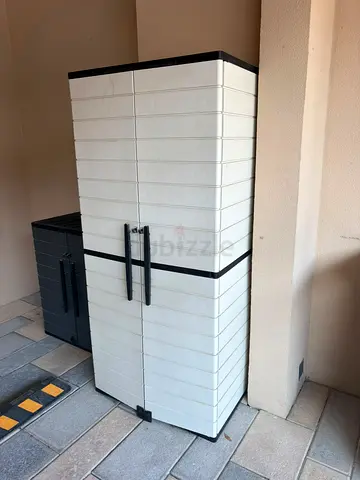 Tall outdoor storage cabinet / utility cupboard – weatherproof plastic!