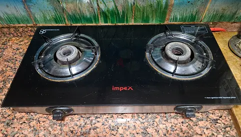 Impex 2-Burner Glass Top Gas Stove - Used, Working along with gas cylinder