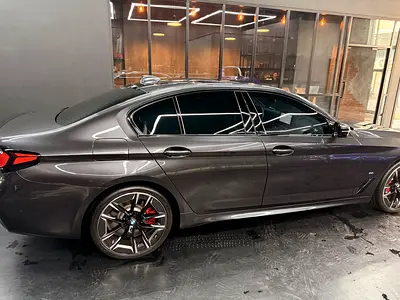 2023 BMW 5-SERIES 照片 2