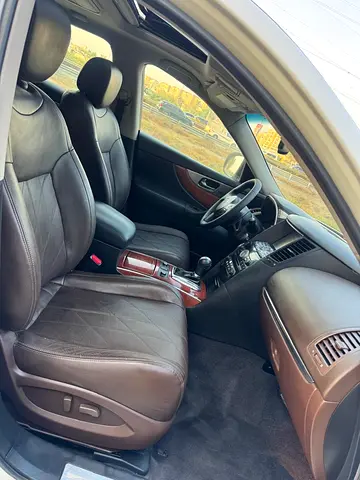 2015 Infiniti QX70 照片 15