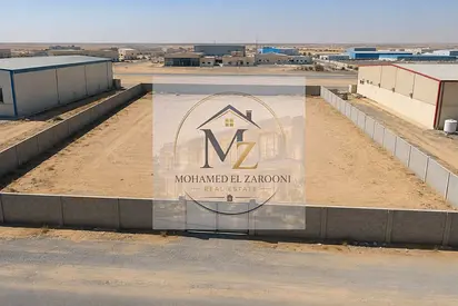 🔥 Prime Investment Opportunity in Old Sajaa 🔥 📍 Excellent location suitable for industrial activ