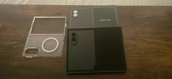 Samsung Galaxy Z Fold 8 with Box and MagSafe Case