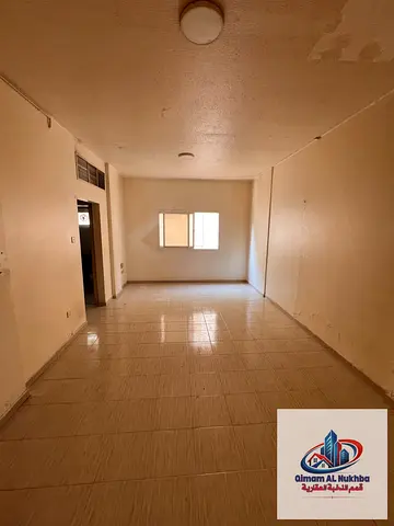 حصري اكبر استديو للإيجار في المجاز 3 الشارقة | مساحة كبيرة مطبخ منفصل تكيف وغاز مركزي تسهيلات في السداد موقع ممتاز بالقرب من دبي