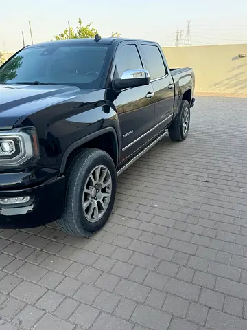 2017 GMC Sierra 1500 Denali GCC Specs