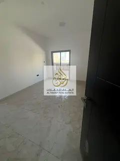New building, first occupant, spacious, prime location, easily accessible.