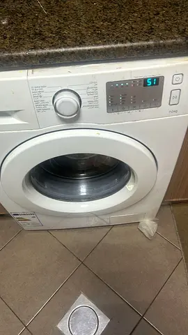 Used 7kg Samsung Front Load Washing Machine - very good working Condition- 300 AED