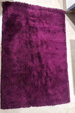 Maroon Carpet / Rug – 200 × 140 cm