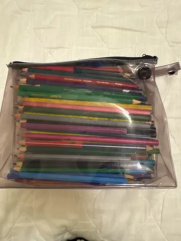 Set of 130 Colored pencils