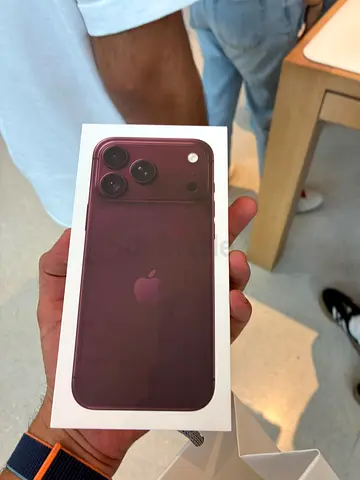 Brand new sealed iPhone (PRODUCT)RED - 256gb 18pro max burgundy