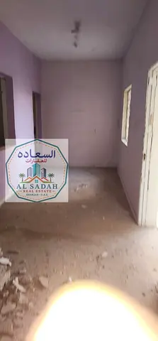For sale: House in Umm Khanoor with 4 bedrooms, living room, majlis, and kitchen. Area: 2500 sq ft. Asking price: 440,000