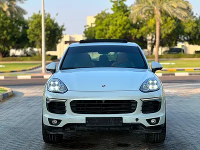 Porsche Cayenne Standard 2016 | GCC Specs | Well Maintained