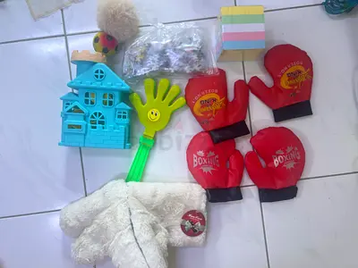 Mixed lot of kids toys: play house, plush, boxing gloves, clapper hand