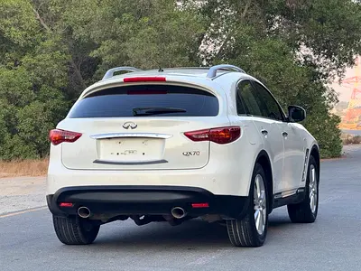 2015 Infiniti QX70 照片 10
