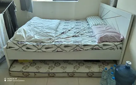 Queen Size Bed for Sale (Good Clean Condition)