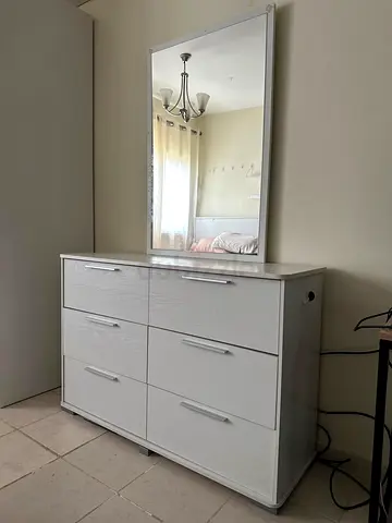Dressers with Mirrors