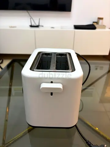 Compact 2-Slice White Toaster - Good Working Condition - Braun (brand)