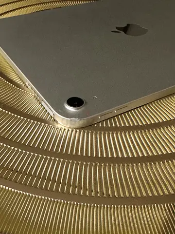 iPad (silver) A16