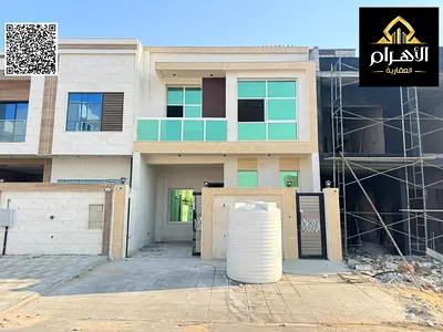An exceptional deal on a high-quality, 5-bedroom townhouse—includes electricity, water, and air conditioning.