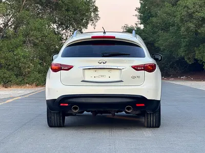 2015 Infiniti QX70 照片 9