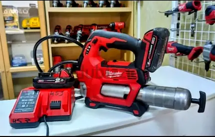 Milwaukee 2646-20 Cordless Grease Gun M18