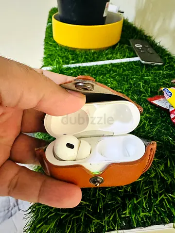 Apple AirPods Pro 2nd Gen - Like New (Lost left EarPods)