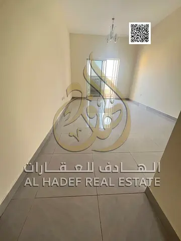 للايجار السنوي غرفه وصاله اتنين حمام غرفه ماستر الروضه 1 اول ساكن السعر 34 الف علي 4 شيكات تامين 3000 شيك يصرف بعد شهر تتمتع الشقه فس موقع ممتاز قريب من جميع الخدمات وسهل المخرج الي دبي والشارقة