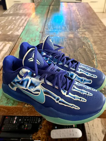 Men's Nike Kobe Basketball Shoes - xray