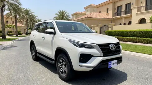 AED 1,497/m | 0 DP | Free 3 Months Warranty | Service History | 30 Day Return | TOYOTA FORTUNER 2024