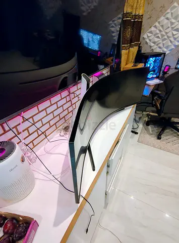 Samsung Odyssey Neo G9 49" Curved Gaming Monitor (needs repair)