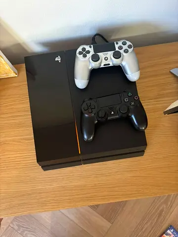 Sony PlayStation 4 edition 959 with 2 DualShock 4 Controllers - 408,5 Go excellent condition
