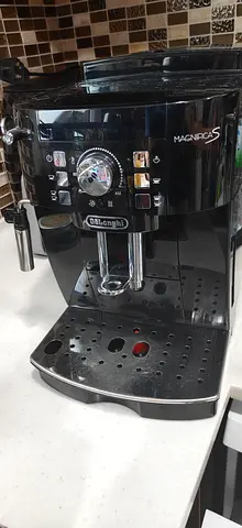 Coffee machine - Delonghi magnifica S