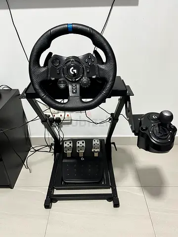 Logitech G29 Racing Wheel with Pedals and Shifter on Stand - excellent Condition