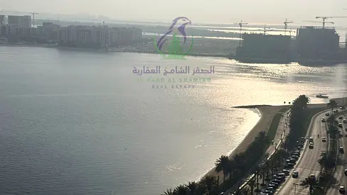 غرفتين وصالة في كورنيش الخان جميع الغرف ماستر مع غرفة خادمة وغرفة غسيل وباركينج وجيم ومسبح