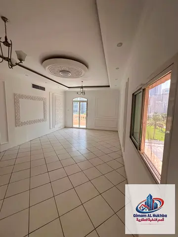 3غرف وصاله مع بلكون باطلاله مباشره على الحديقه غرفه خادمه ماستر مع أستور تخزين 4 حمام مطبخ كبير ومشمس الدفعات 4 بدون رسوم تصديق العقد مجانا