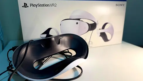 Sony PlayStation VR2 headset with original box - brand new condition, hardly used once or twice