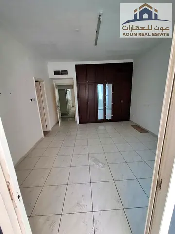 🏠 **أروع شقة للإيجار في القاسمية – الشارقة** 🔹 3 غرف وصالة 🔹 مطبخ عصري حديث 🔹 2 حمام 🔹 مناسبة للعائلات أو الشيرنج 🔹 تأمين شيك 🔹 6 دفعات 🔹 موق